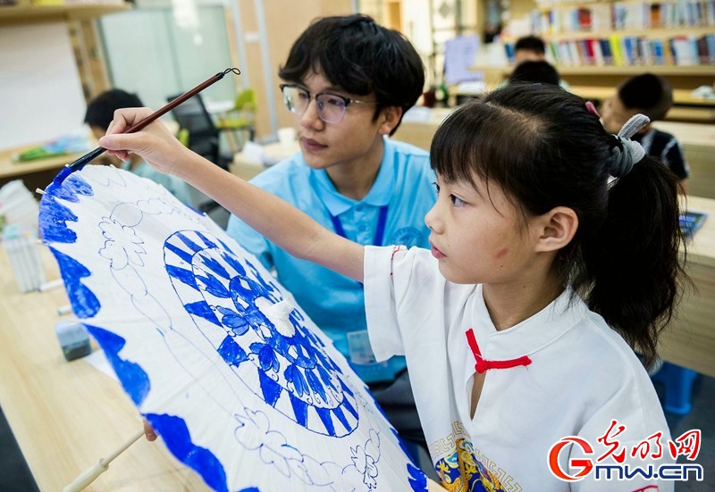 盛夏书店“热”起来：多彩文化活动点燃夏日激情