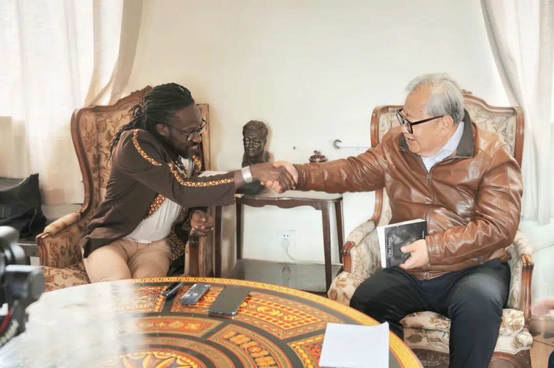 吉狄马加:诗人必须面对这个世界,因为诗人永远是人类文明的儿子