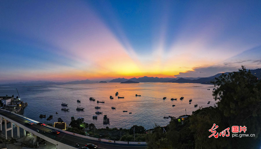 【烟火人间】音画丨诗里看海