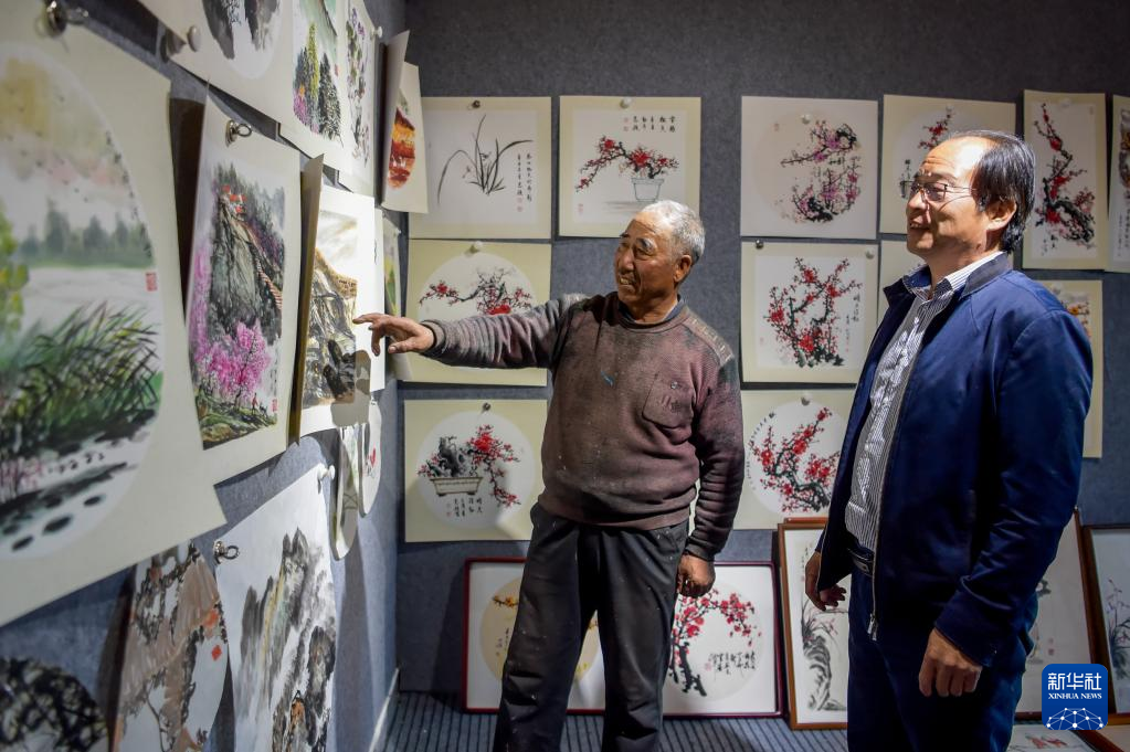 农民老刘：用画笔为生活增添色彩
