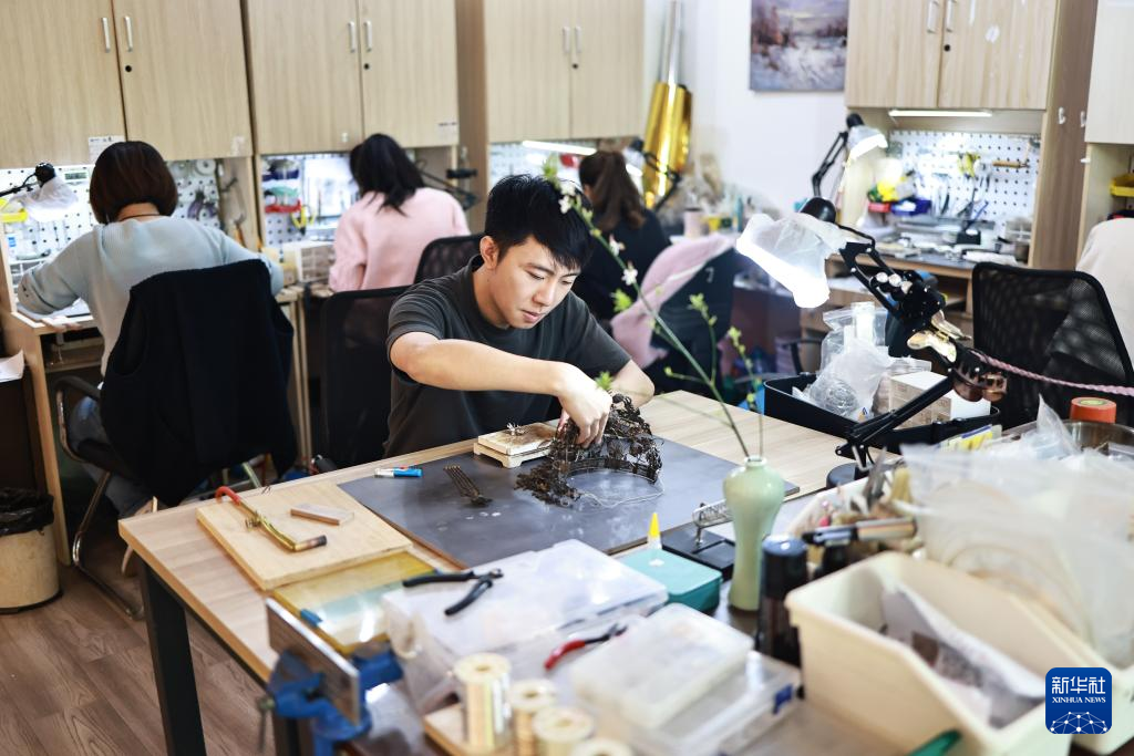 重庆小伙辜国强：传承中国传统手工艺