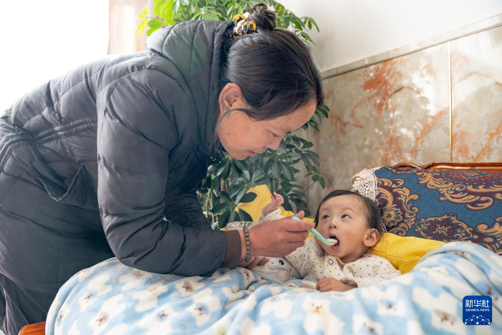 西藏：福利院里的爱心妈妈和她们的“幸福家庭”