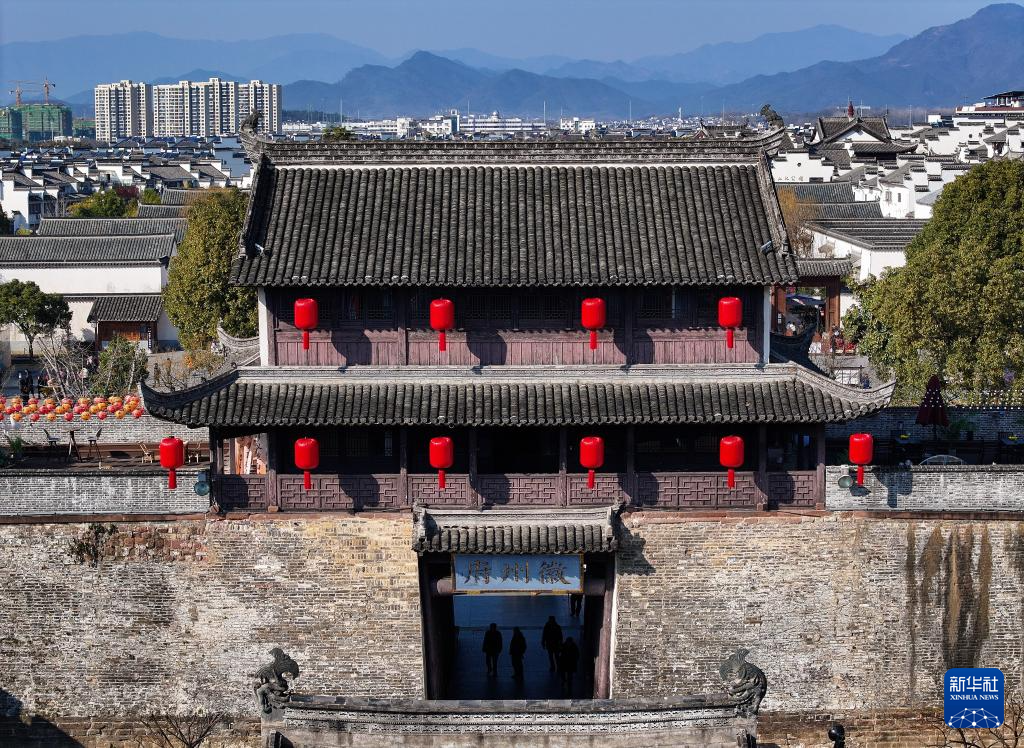 徽州古城灯笼红