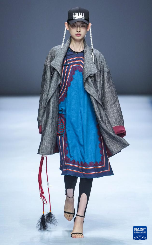 盘州·乌蒙村秀X乌蒙村秀·浦思亮相2025中国国际时装周