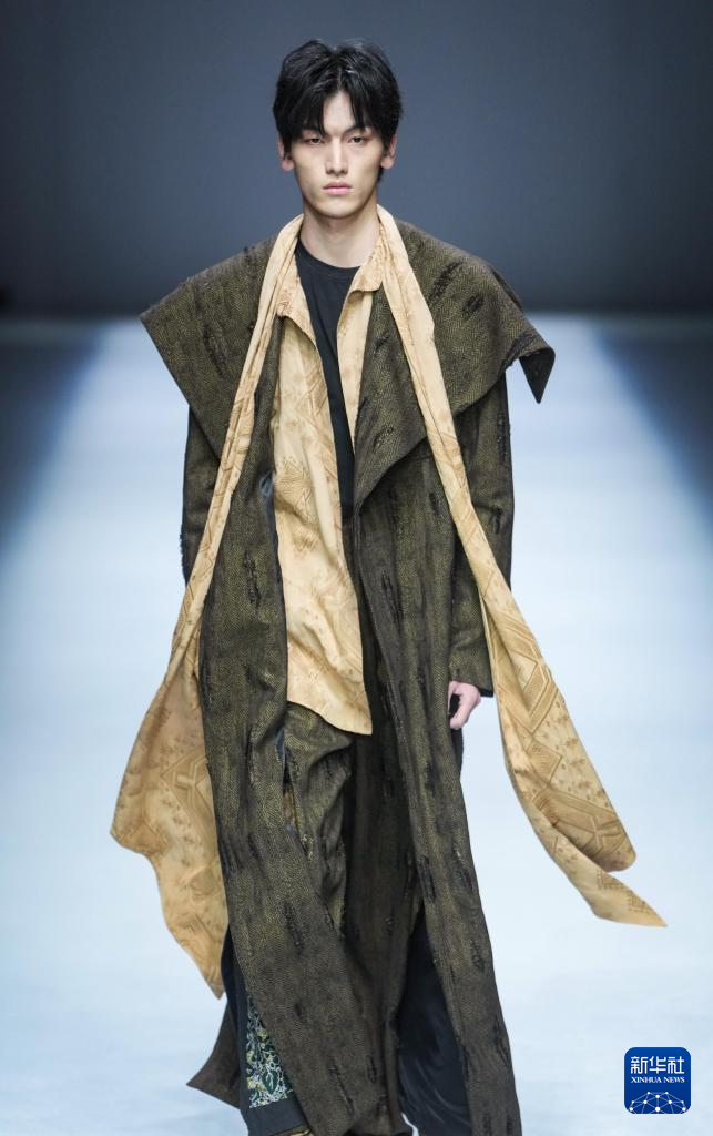 盘州·乌蒙村秀X乌蒙村秀·浦思亮相2025中国国际时装周