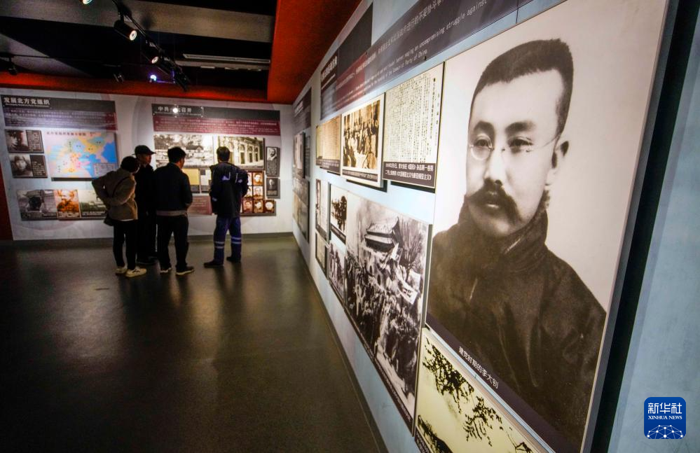 红色精神薪火相传