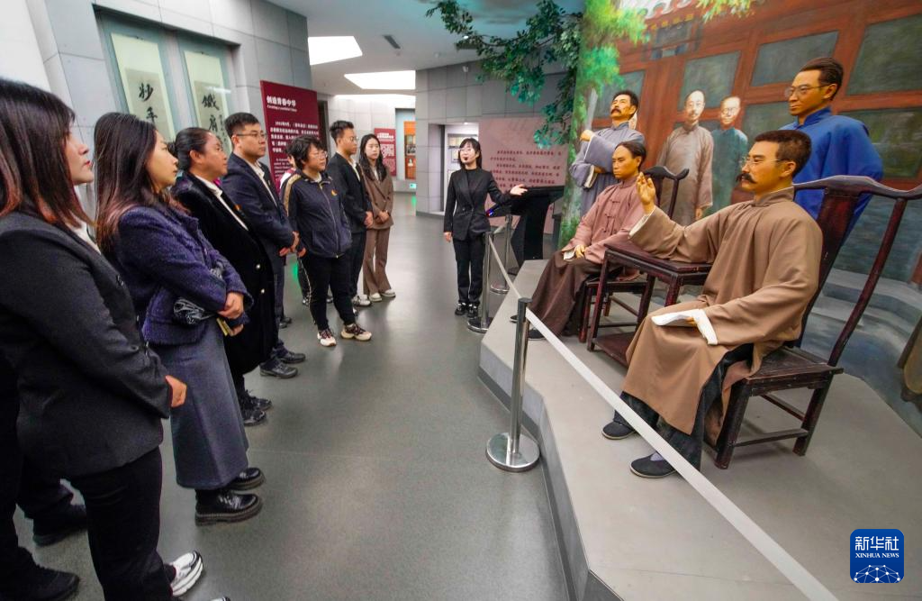 红色精神薪火相传