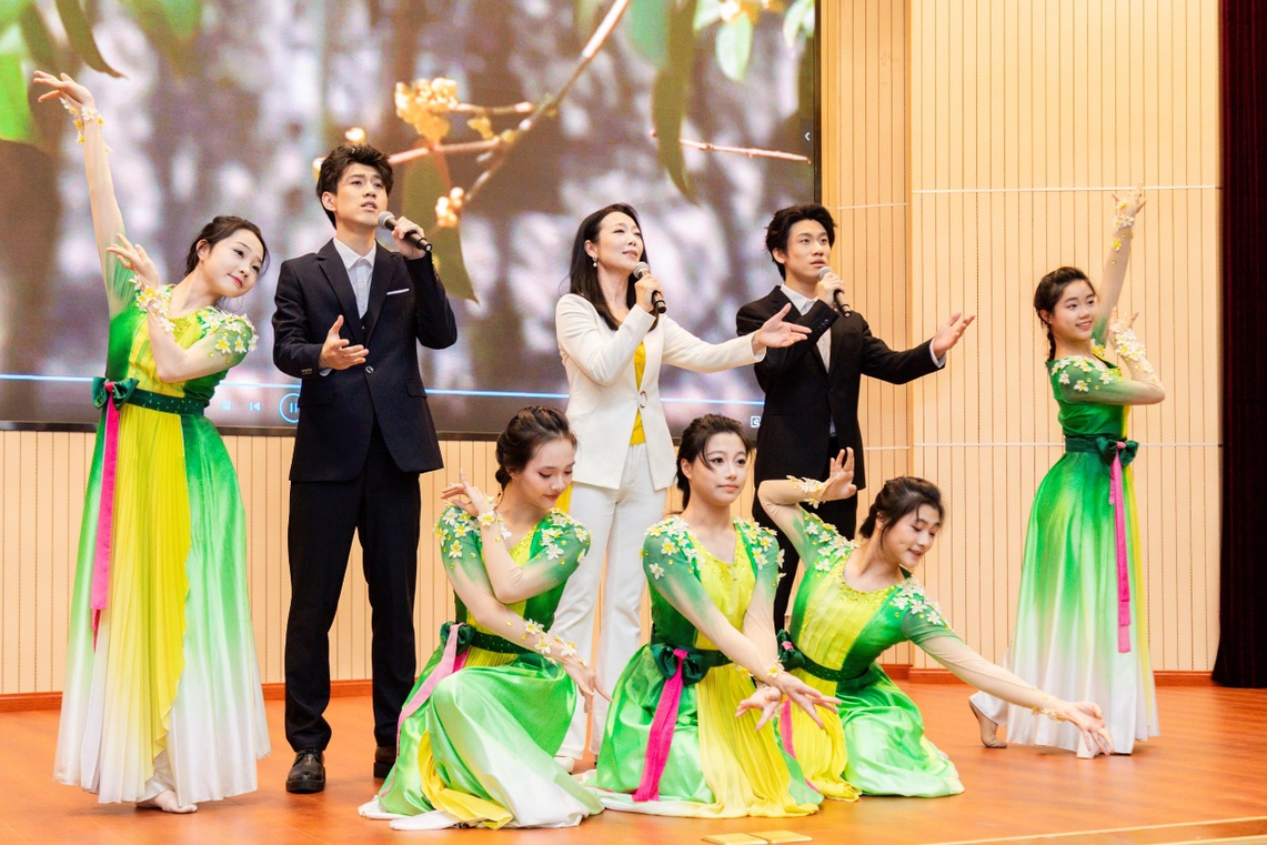 全国光明领读人（湖北）启动仪式暨主题诵读大会举行